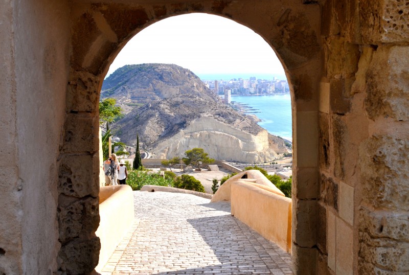 Morning out in Alicante route 3: Castle and el Barrio de Santa Cruz