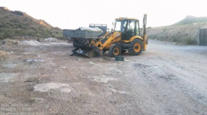 Jumilla cleans up illegal dumping sites