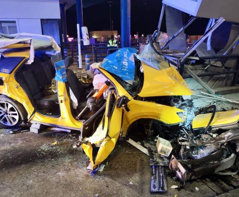 23-year-old dies in car accident after crashing into Málaga toll booth on the AP-46