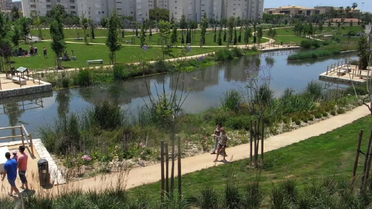 The pioneering park in Spain that shows how to avoid flooding during torrential rains