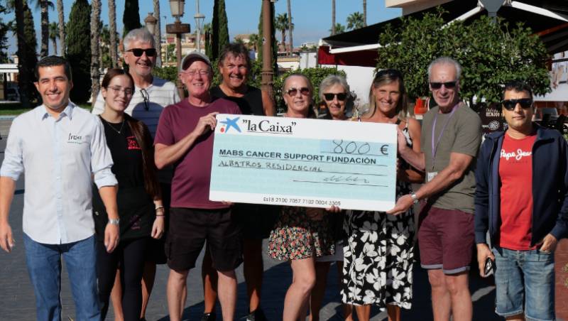 Los Alcázares community raises €3,200 for local charities at Albatros Residencial Caldero