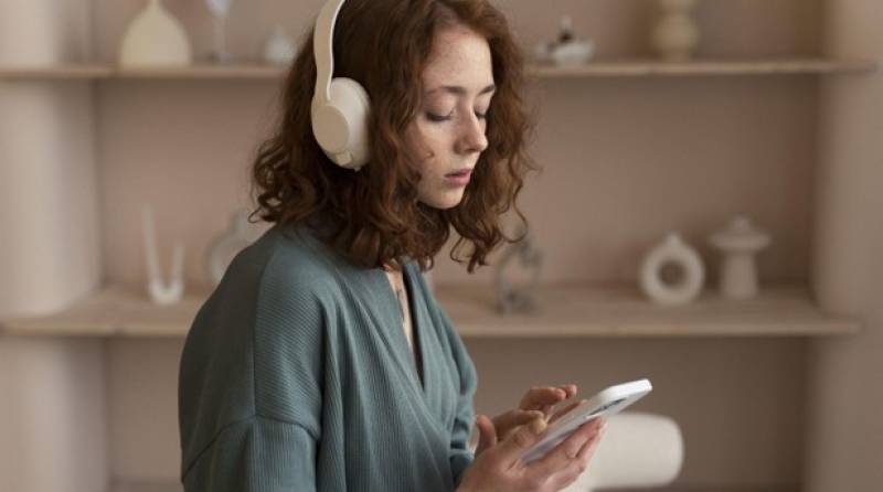 How Spotify and Apple Music Reshaped the Way Artists Earn