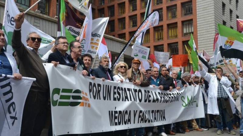 Doctors' strike enters second week with protests planned across Spain