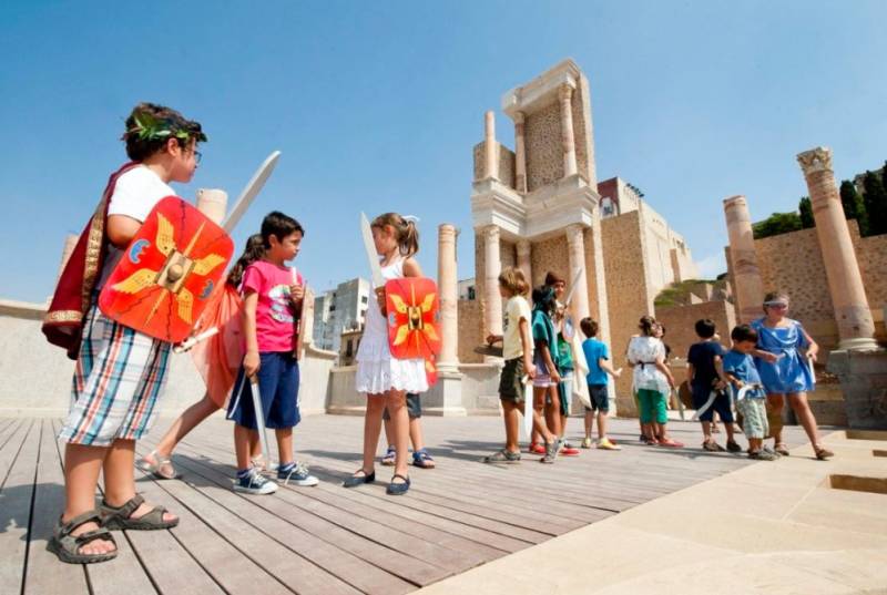 Summer timetable begins with a full guided visit schedule at the Roman Theatre Museum in Cartagena