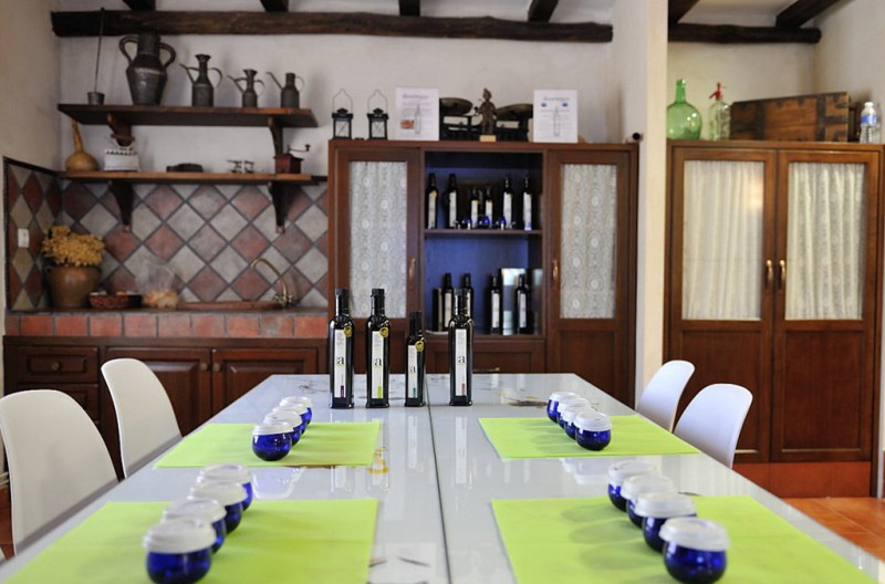 Almazara Deortegas olive oil affiliated to the Yecla Wine Route